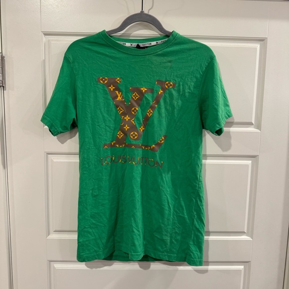 Louis Vuitton Women’s Logo Green Short Sleeve Shirt Size Medium - Picture 1 of 3
